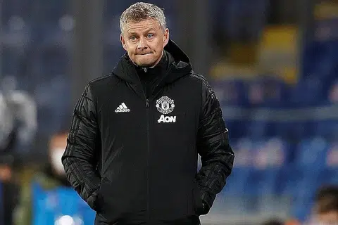 APAKAH NASIB SETERUSNYA?: Nasib pengurus United, Ole Gunnar Solskjaer akan menjadi perhatian ramai peminat sewaktu perlawanan menentang Manchester City awal pagi esok. - Foto REUTERS