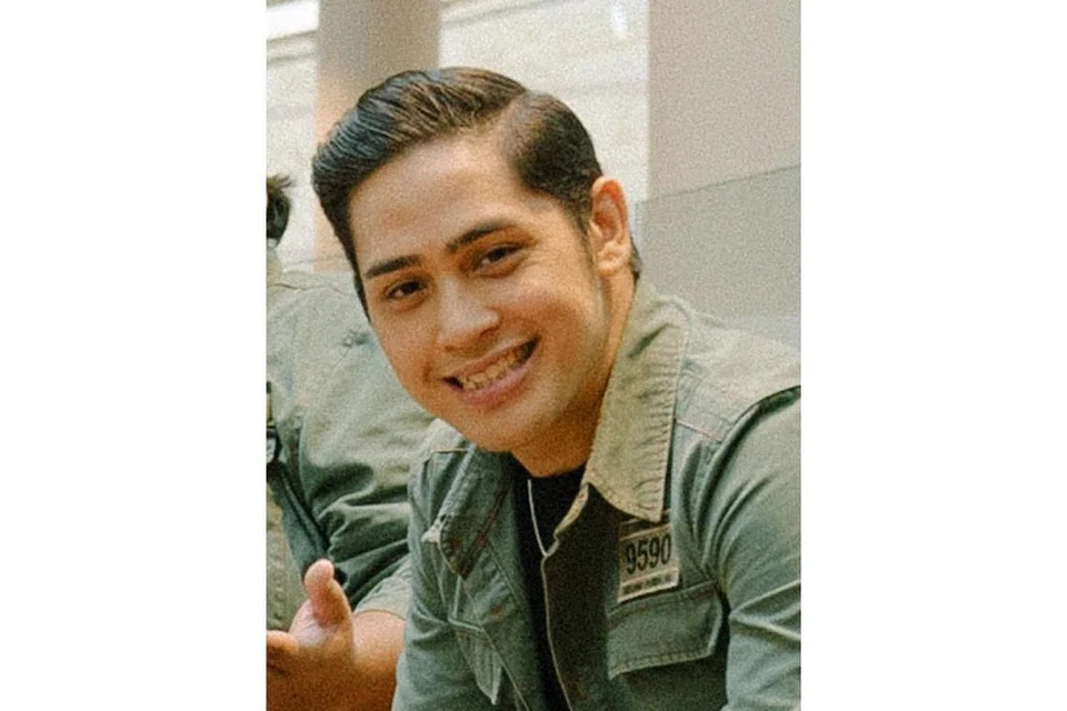 DIKIR BARAT 'FUSION': Encik Asyraf, Encik Firdaus dan Encik Hamizan daripada Kelana Purba membuat persembahan di acara Cipta Cita di Esplanade. Encik Ad'li Ihsan (gambar atas) tidak kelihatan dalam gambar. - Foto ihsan MUHAMMAD SHAIFUL