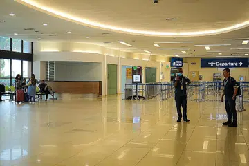 LENGANG DI TERMINAL FERI TANAH MERAH: Keadaan agak lengang semasa Berita Harian mengunjungi Terminal Feri Tanah Merah pada 21 April. - Foto BH SHAFIQ APANDI