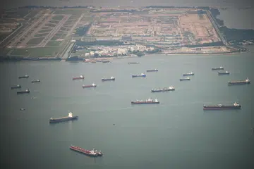 Penguasa Kelautan dan Pelabuhan Singapura (MPA) berkata kejadian tumpahan minyak di perairan Changi itu dilaporkan berlaku pada 5.40 petang dan operasi mengisi bahan api atau ‘bunkering’ kepada tangki kapal dihentikan serta-merta.