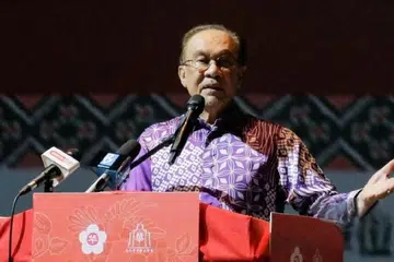 Perdana Menteri Malaysia, Datuk Seri Anwar Ibrahim, ketika berucap merasmikan Malam Kebudayaan Cina 2026 di Kota Laksamana, Melaka, pada malam 20 September.