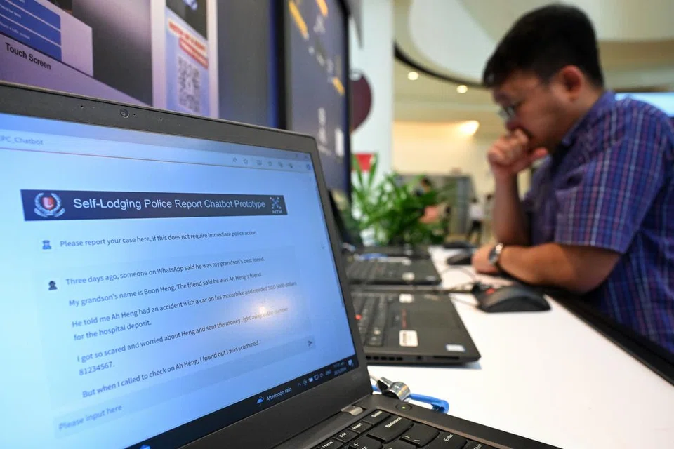 Antara reruai yang ditampilkan semasa Seminar Pelan Kerja Polis (PWS) 2024 adalah chatbot Self-lodging Police Report Chatbot.