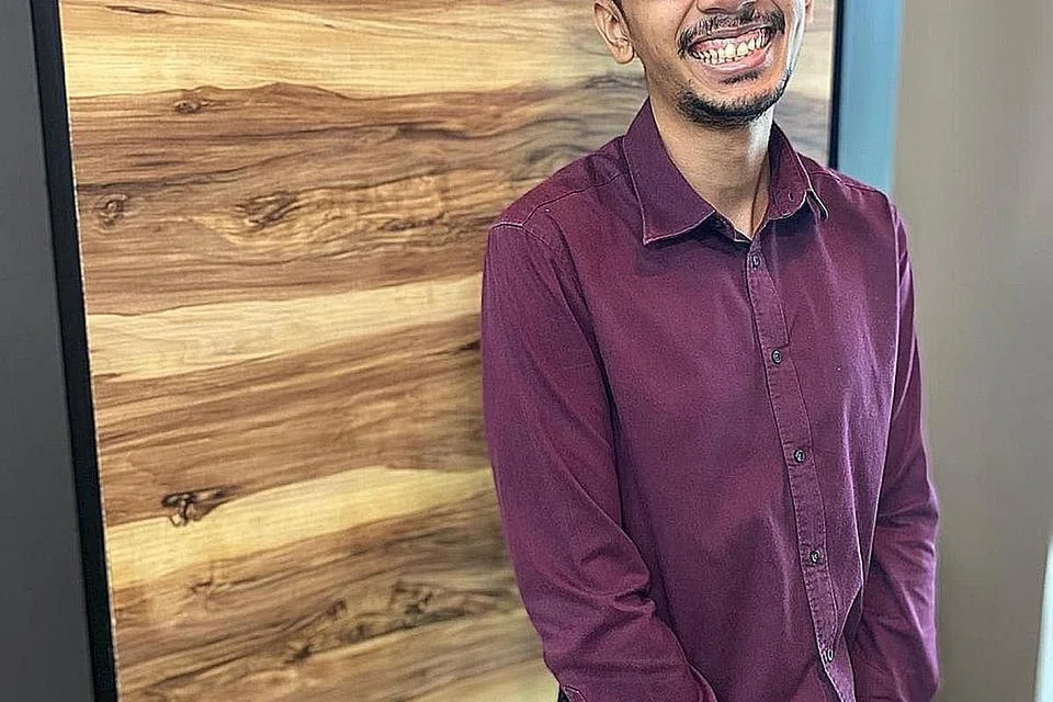 "Kesihatan mental belia & Tetapi tekanan itu akan menjadi lebih teruk dan jika tidak ditangani dengan cara yang membantu bagi jangka masa yang panjang, ia boleh berubah menjadi isu kesihatan mental... bagi mereka yang berasa terlalu tertekan, kami sarankan agar dapatkan bantuan dan sokongan daripada orang yang terdekat dengan anda yang boleh anda kongsi isu secara terbuka dan selamat tanpa dipandang serong. - Pakar sistemik Akademi SYM Persatuan Pemudi Islam Singapura (PPIS), Encik Ahmad Zaki Mohamed Khalid (gambar atas).
