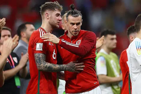 Gareth Bale (kanan). - Foto REUTERS