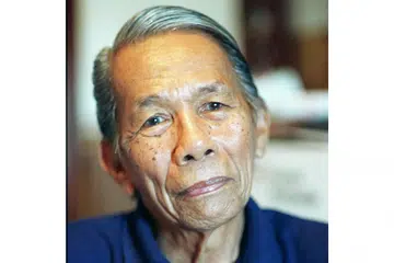 MASURI S. N: MEMANUSIAKAN SASTERA. Foto YAYASAN WARISAN MELAYU, SRI WARISAN MELAYU & fail