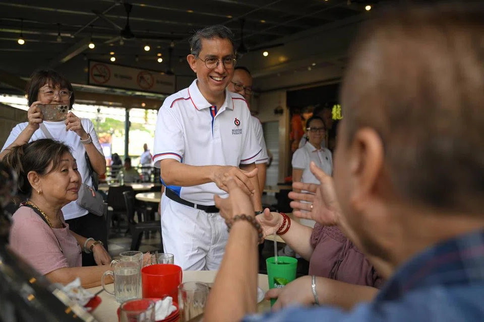 Penyertaan Menteri Negara (Ehwal Dalam Negeri merangkap Pembangunan Negara), Profesor Madya Dr Muhammad Faishal Ibrahim (tengah), dalam lawatan bertemu penduduk itu mencetuskan spekulasi bahawa beliau mungkin bertanding dalam GRC Marine Parade-Braddell Heights yang baru.