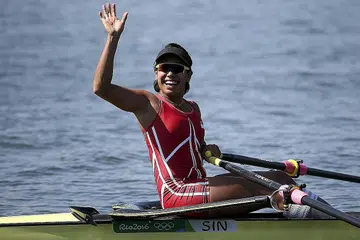 ATASI JANGKAAN: Saiyidah Aisyah bukan sahaja mengukir sejarah sebagai pendayung nasional pertama di Olimpik, bahkan melayakkan diri ke suku akhir acaranya. - Foto REUTERS
