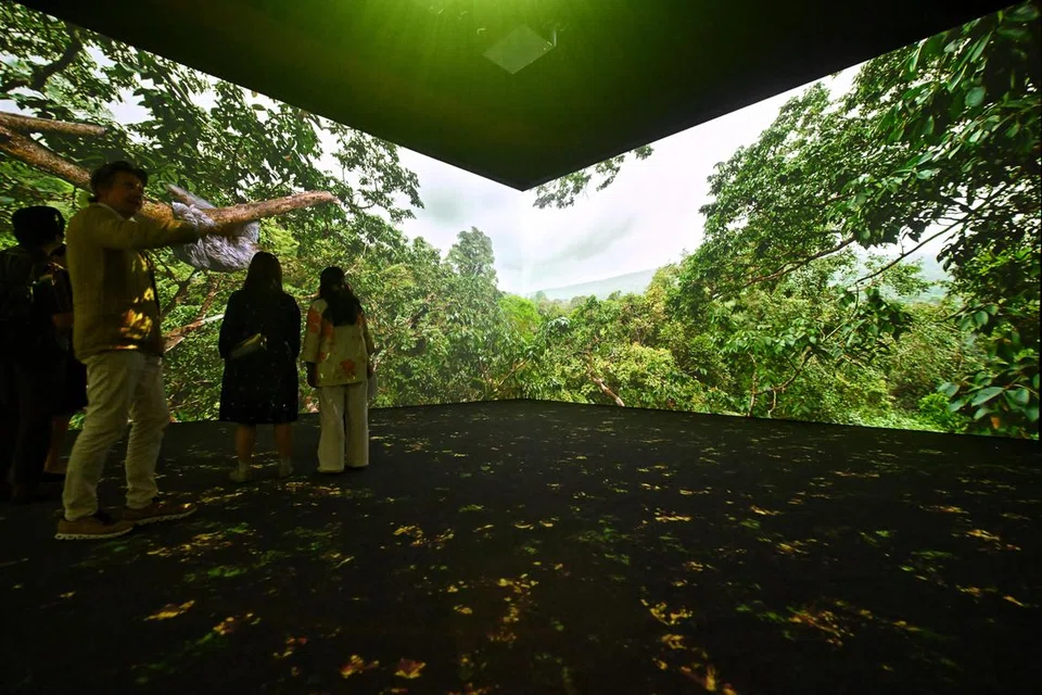 MENIKMATI ALAM: Menyaksikan alam di negara luar menerusi kacamata sains (gambar hiasan).