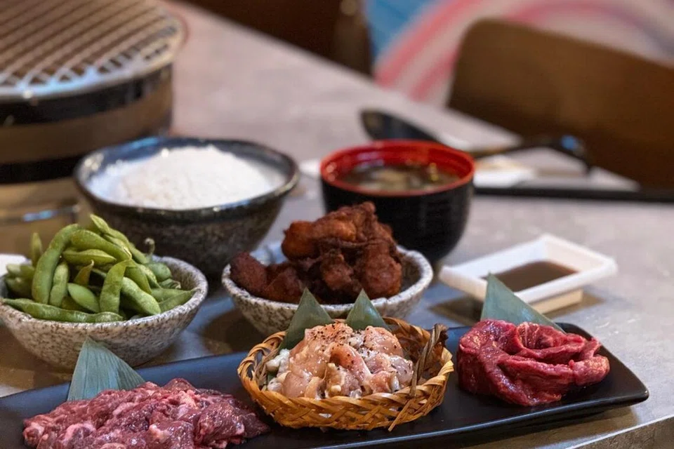tutup-buka semula kedai, gimik, wakuwaku yakiniku