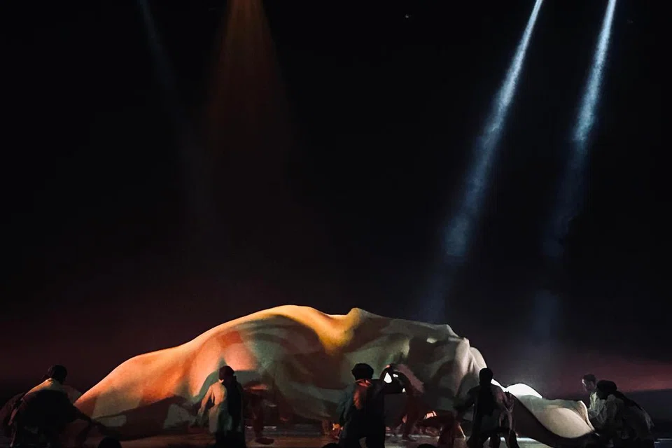 Karya tari ‘Beeeeeeeeeeeeep’ yang dipersembahkan oleh kumpulan tari dari Politeknik Republic, Dharma Endari bagi konsert tari, ‘MUSE XIII’ dicipta guru tari, Fathurrahman Said dan alumni kumpulan tarian itu, Sa’ed Abdul Fattah.