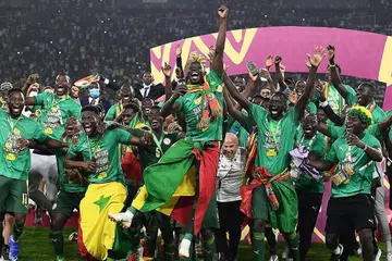 PENANTIAN LAMA BERAKHIR: Senegal meraikan kejuaraan sulung Piala Negara-Negara Afrika mereka selepas berjaya mengatasi Mesir di Stadium Olembe dekat Yaoun, kelmarin. - Foto AFP