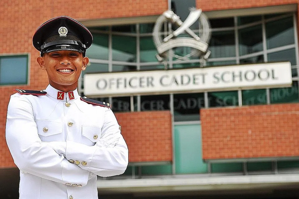 LEBIH CERGAS: 2LT Kamar Jr menjadi lebih cergas selepas selesai menjalani latihan selama sembilan bulan di Sekolah Pegawai Kadet (OCS) dan mahu menjadi pemimpin yang berkesan dan baik. - Foto MINDEF