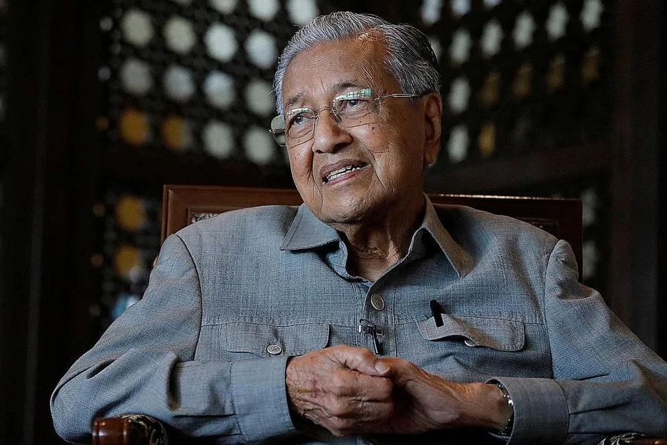 Turut tewas ialah Tun Dr Mahathir Mohamad (gambar atas), Datuk Seri Azmin Ali, Cik Nurul Izzah Anwar dan Datuk Zuraida Kamaruddin.