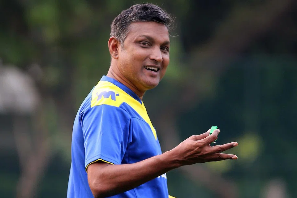 DIBERI KEPERCAYAAN: V. Sundramoorthy merupakan jurulatih setempat pertama memimpin pasukan nasional sejak 2000. - Foto fail THE NEW PAPER