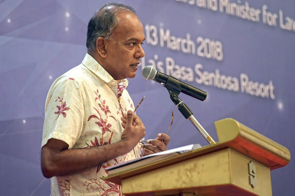ENCIK SHANMUGAM: Singapura perlu mencari huraian memulihkan tahanan yang menjadi radikal dengan sendiri kerana hanya 25 peratus golongan serupa itu kembali ke pangkuan masyarakat sejak 2007. - Foto BH oleh ALPHONSUS CHERN