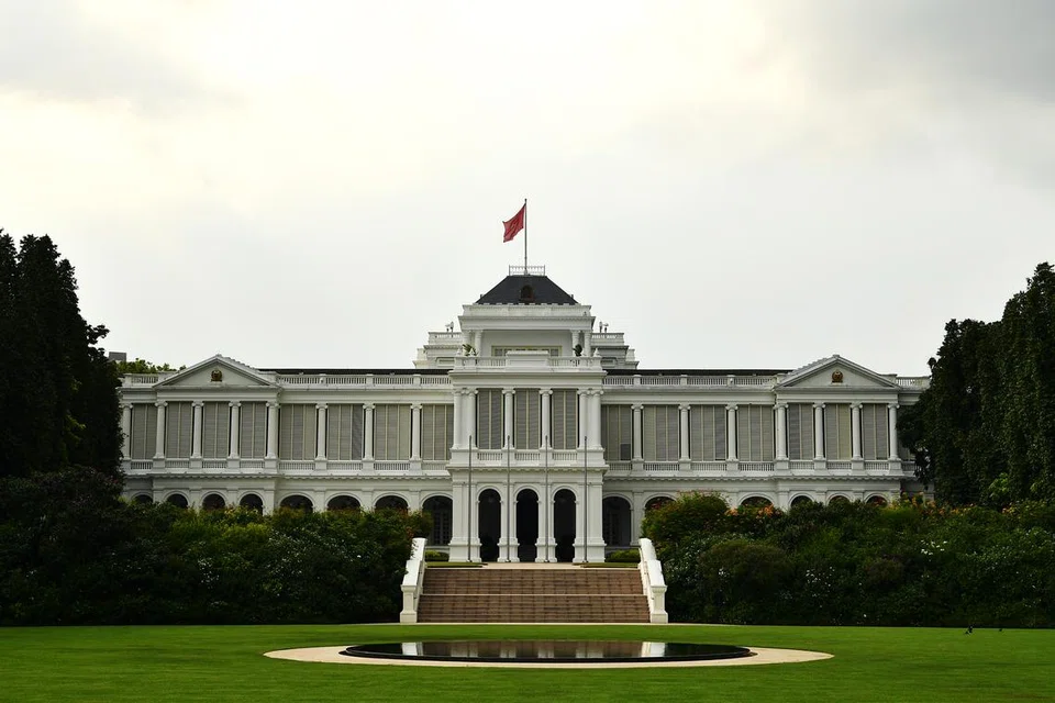 PILIHAN RAYA PRESIDEN: Perdana Menteri, Encik Lee Hsien Loong telah mengeluarkan Writ Pilihan Raya Presiden, lantas memulakan proses memilih Presiden baru Singapura.