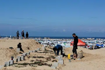 Kawasan perkuburan yang besar di Rafah ini menempatkan jenazah rakyat Palestin yang terbunuh akibat serangan Israel ke atas Gaza sejak perang meletus pada 7 Oktober.