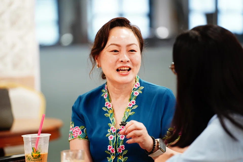 Anggota Parlimen (AP) bagi kawasan undi Geylang Serai, sebahagian daripada GRC Marine Parade-Braddell Heights, Cik Diana Pang, membawa wartawan Berita Harian meneroka Joo Chiat Road.