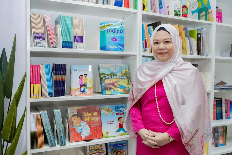Maria Mahat, penulis novel dan buku kanak-kanak Singapura.