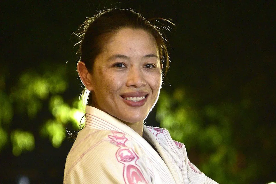 BANGKIT DARI KEGELAPAN: May Ooi pernah melalui tragedi keluarga apabila suaminya meninggalkan dunia sekitar dua tahun lalu. - Foto fail.
