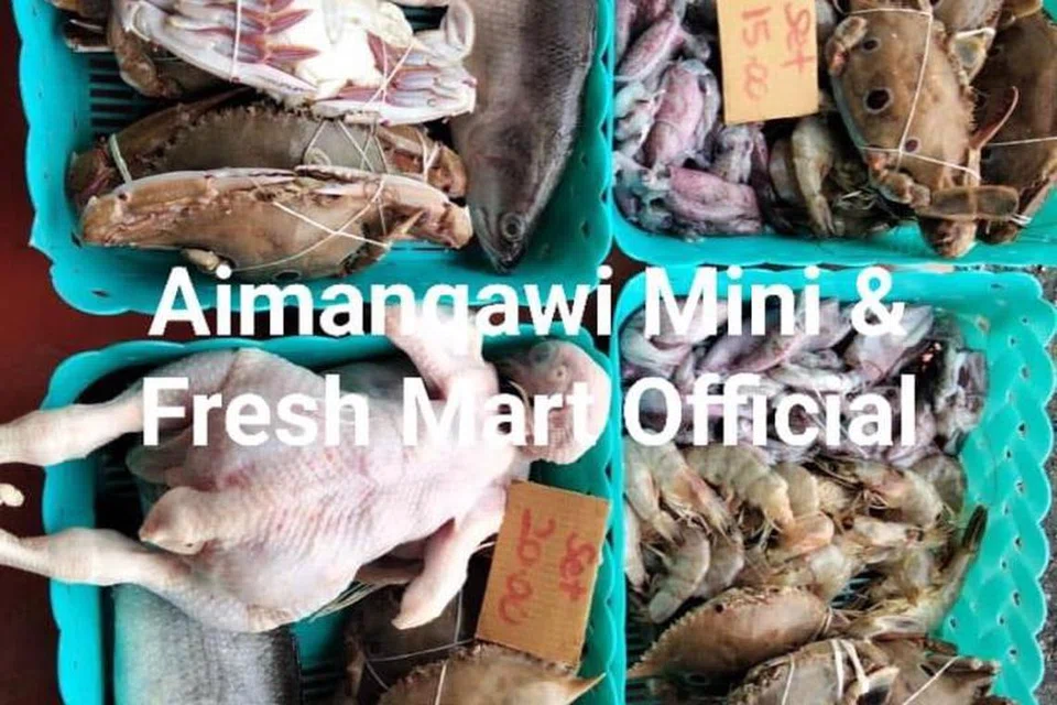 PELBAGAI PILIHAN: Set barangan basah di pasar raya mini segar, Aimanqawi Mini & Freshmart di Sik, Kedah benar-benar meringankan bebanan golongan kurang berkemampuan untuk belanja dapur.