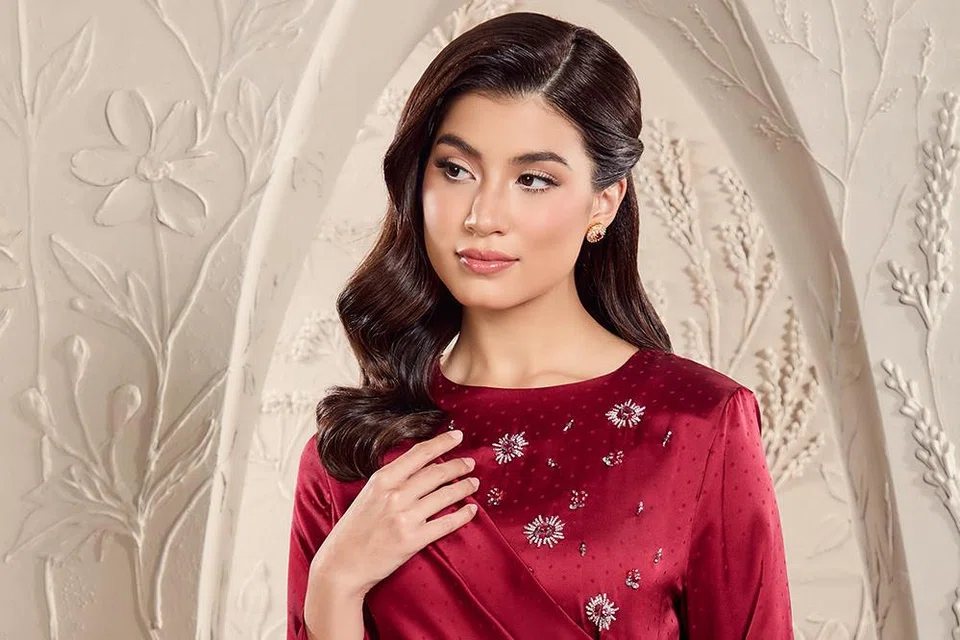 Koleksi terbaru sedia pakai Ariani Galeri menonjolkan rekaan busana tradisional tidak terlalu ketat dan selesa untuk pemakai.