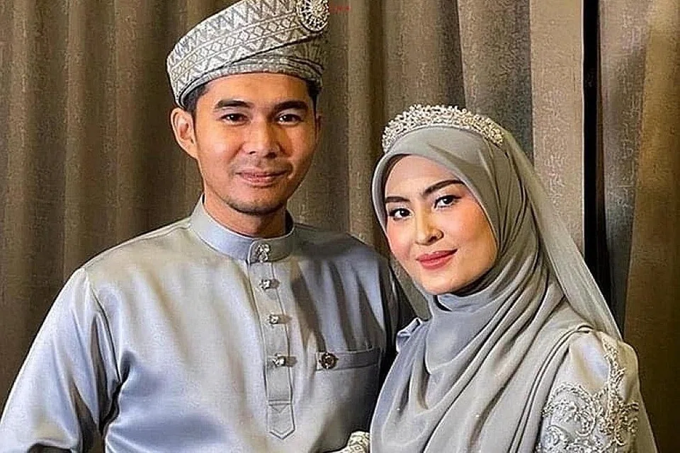 BUDI BAIK MEMIKAT HATI: Juruterbang Mohd Al-Adib Fahmi Harun (kiri), terpaut hati pada penyanyi Wany Hasrita kerana sikapnya yang tidak mudah merungut ketika ditimpa masalah, baik hati dan tidak suka bercakap tentang keburukan orang lain.