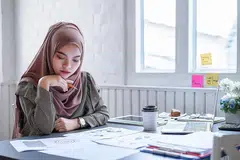 BUAT PERANCANGAN: Pemilik perniagaan perlu mengambil iktibar daripada pengalaman mengharungi wabak Covid-19 dengan membuat perancangan kewangan lebih teliti dan memanfaatkan pelbagai bantuan yang ditawarkan pemerintah demi menghadapi tahun 2021. - Foto hiasan ISTOCKPHOTO