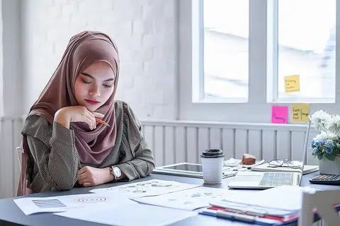 BUAT PERANCANGAN: Pemilik perniagaan perlu mengambil iktibar daripada pengalaman mengharungi wabak Covid-19 dengan membuat perancangan kewangan lebih teliti dan memanfaatkan pelbagai bantuan yang ditawarkan pemerintah demi menghadapi tahun 2021. - Foto hiasan ISTOCKPHOTO