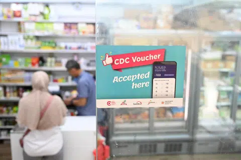 Baucar Majlis Pembangunan Masyarakat (CDC) boleh digunakan di pasar raya yang mengambil bahagian dan separuh lagi boleh digunakan di gerai penjaja dan peniaga di estet perumahan.