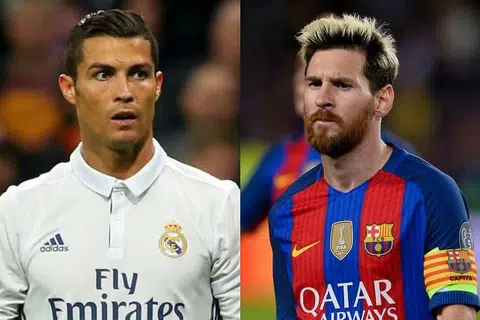 Cristiano Ronaldo (kiri) dan Lionel Messi bersaing sekali lagi bersaing bagi anugerah Ballon d'Or untuk menjadi pemain bola sepak terbaik dunia bagi 2016.