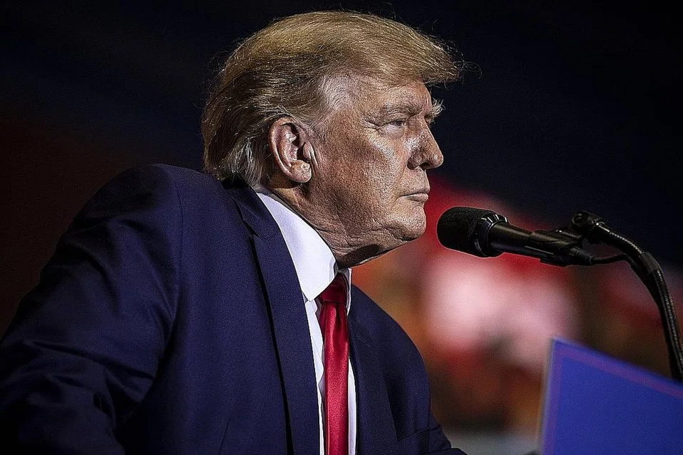 ENCIK DONALD TRUMP: Satu jawatankuasa sedang menyiasat adakah Encik Trump atau anggota kumpulan kanannya memainkan peranan dalam merancang atau menggalak serangan ganas ke atas bangunan Capitol. - Foto AFP