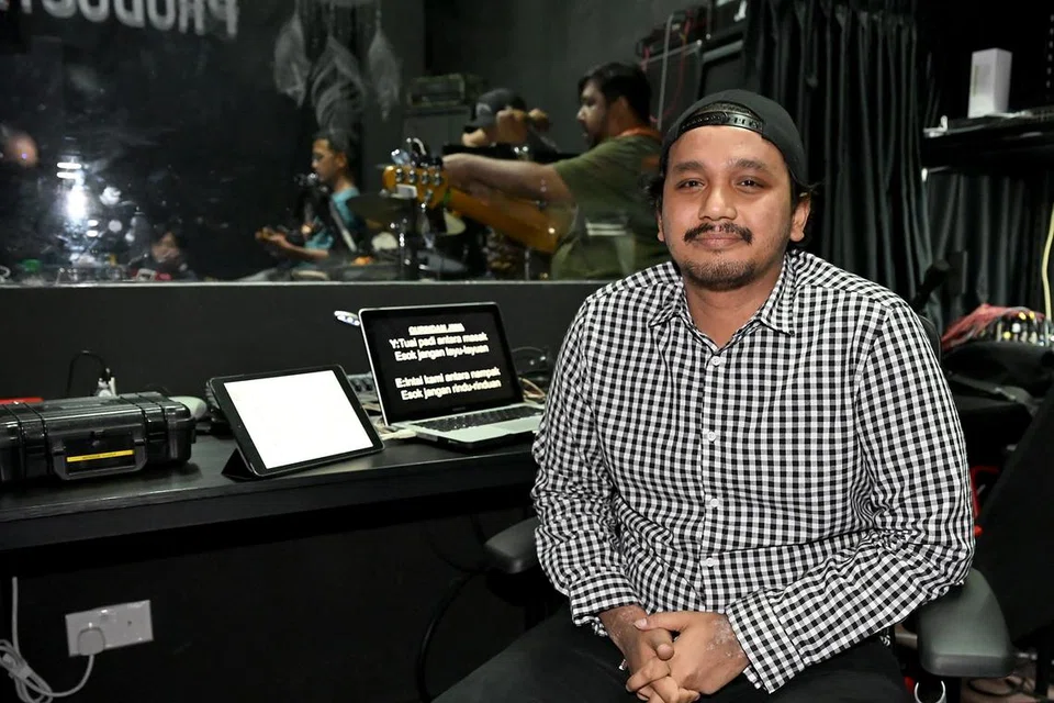 Pengarah Muzik bagi konsert ‘Irama Laguku’, Juraimi Johari, menampilkan beberapa elemen moden dalam lagu untuk mendekati cita rasa anak muda dan menarik minat mereka kepada muzik tradisional Melayu.