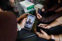 Indonesia mula menguatkuasakan larangan media sosial terhadap  pengguna di bawah umur 16 tahun pada 28 Mac 2026.