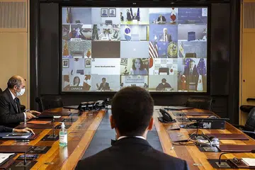 PERTEMUAN SEDUNIA: Para pemimpin negara yang turut serta dalam Sidang Puncak G20 yang dipengerusikan Arab Saudi tahun ini akan bertemu secara maya. - Foto EPA-EFE