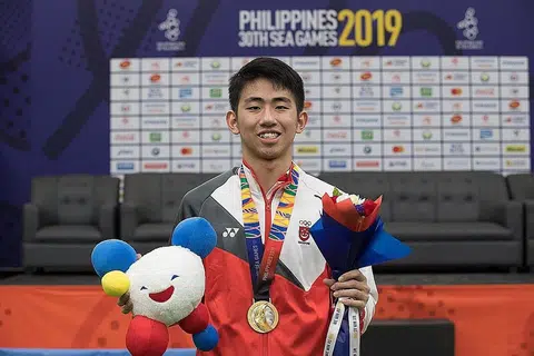 BAKAT BESAR: Koen Pang menjadi juara tenis meja pertama kelahiran Singapura merangkul pingat emas dalam acara perseorangan lelaki di temasya Sukan SEA. - Foto SPORTS SINGAPORE