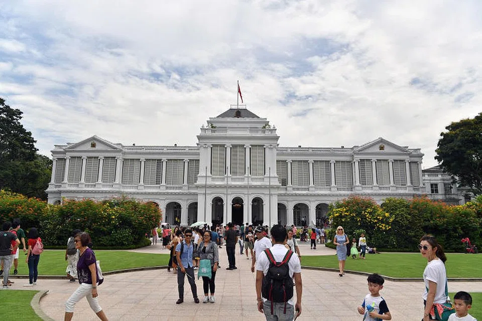 RUMAH TERBUKA ISTANA KEMBALI: Istana akan membuka pintunya kepada tetamu sekali lagi pada 13 Mei sempena Hari Pekerja dan Hari Raya Puasa. - Foto FAIL