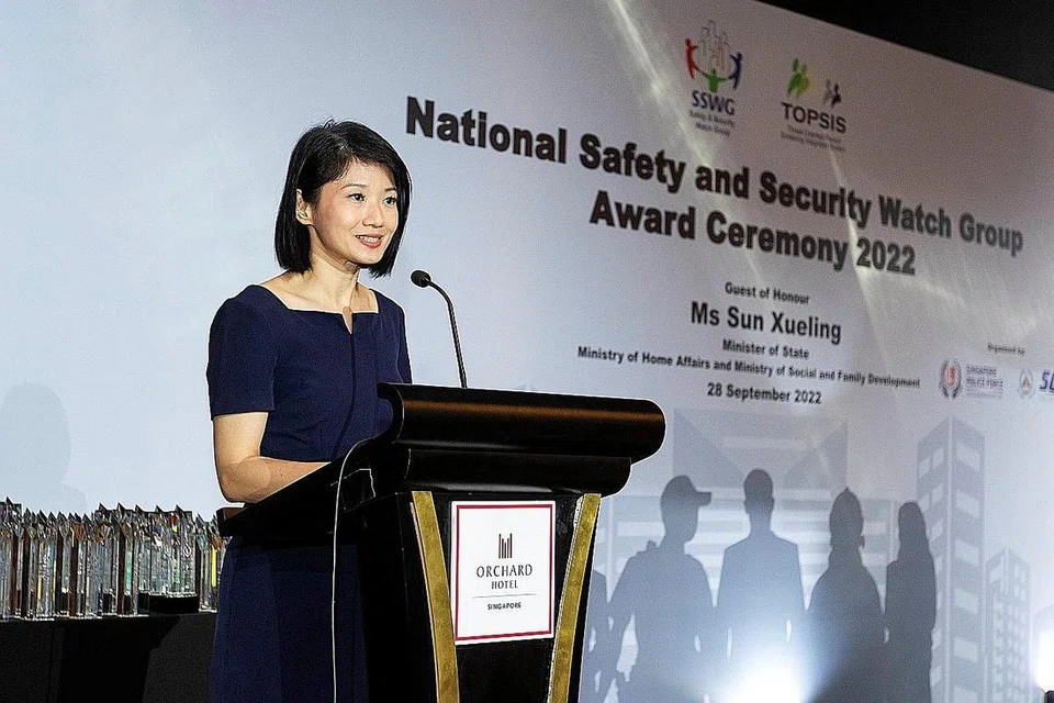 PERLU MASYARAKAT PEKA: Cik Sun menyatakan bahawa usaha pemerintah sahaja tidak mencukupi dalam menangani ancaman pengganasan terhadap Singapura. - Foto SPF