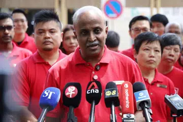 Profesor Paul Tambyah, SDP, YEW TEE SQ