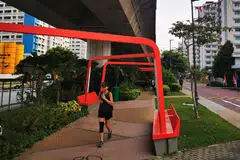 LALUAN BERBASIKAL DAN JALAN KAKI: Sebahagian daripada laluan ‘Central Greenway’ kini siap dibina, memberikan lebih banyak peluang rekreasi bagi penduduk. 