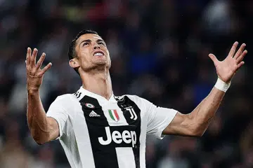IKON BOLA SEPAK: Kehebatan Cristiano Ronaldo, yang kini menyarungi jersi Juventus di Italy, di padang bola sepak tidak dapat dinafikan. Beliau turut menggondol Anugerah Pemain Terbaik Dunia lima kali sebelum ini. Namun, nama baiknya tercemar menyusuli dakwaan salah laku seksual yang dilemparkan ke atasnya baru-baru ini. - Foto AFP