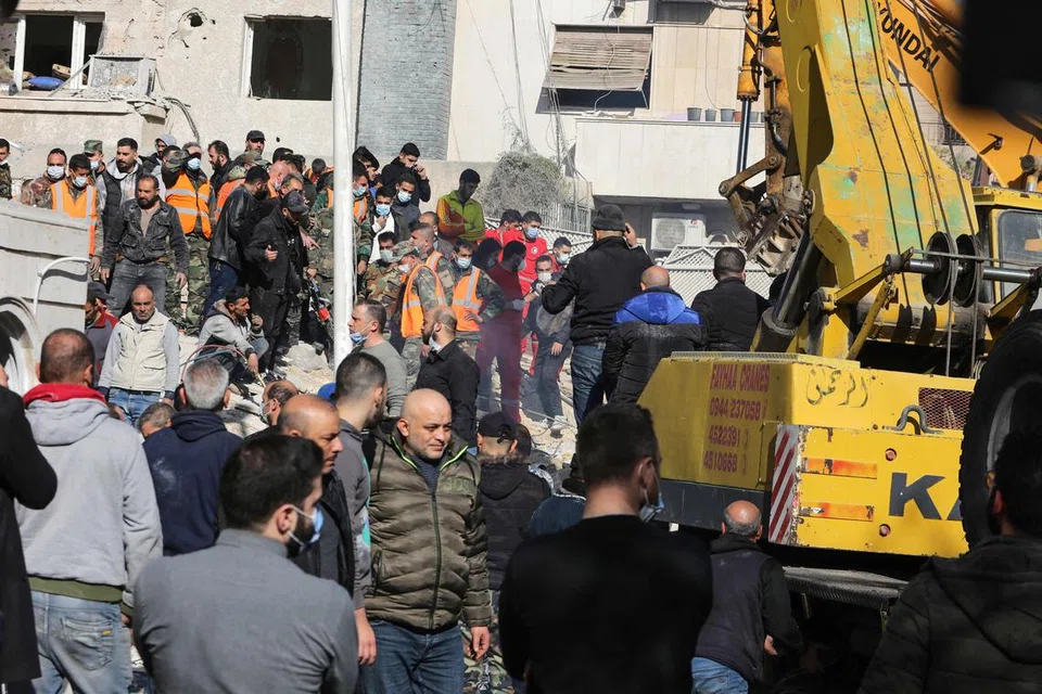 LIMA TERBUNUH: Iran berkata lima Pengawal Revolusinya terbunuh dalam serangan peluru berpandu ke atas sebuah rumah di Damsyik dan menyalahkan Israel di atas serangan itu.  