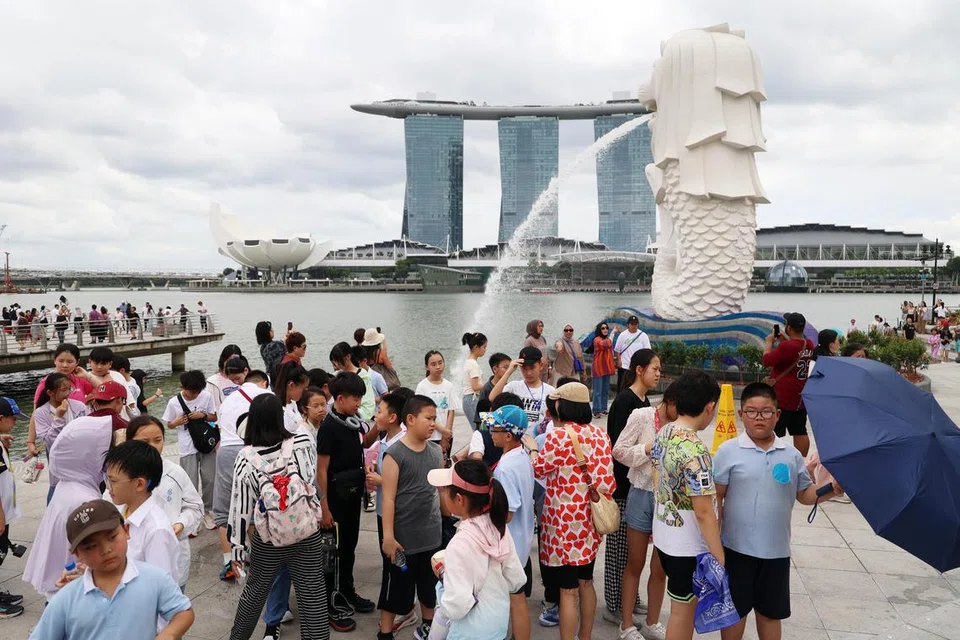 Daya saing Singapura sebagai destinasi pelancongan mungkin terjejas disebabkan harga lebih tinggi di sini dan kadar pertukaran mata wang yang kukuh.