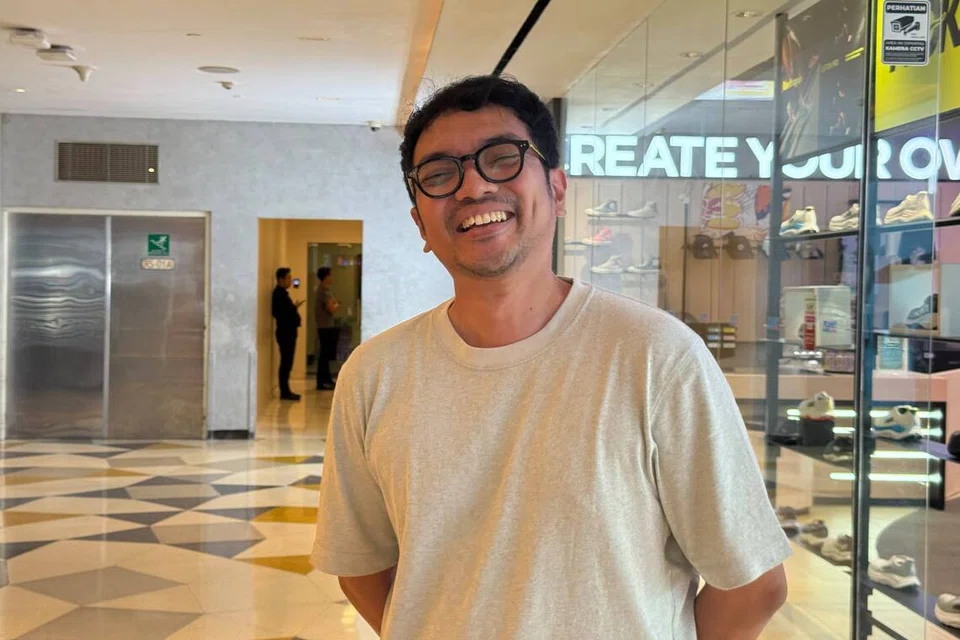 Pengurus majlis perkahwinan profesional, Andri Triandono, 34 tahun, yang membesar dengan budaya bola sepak tempatan, yakin pasukan Indonesia mampu mencatatkan kemenangan 3-1 ke atas Singa.