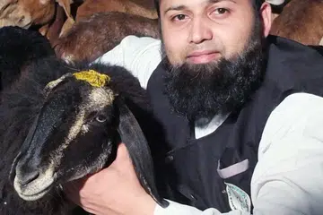 LAKSANA AMANAH: Ustaz Muhammad Ferozudeen Al Hafiz gigih menganjurkan pelaksanaan ibadah korban di India, Indonesia dan Australia sejak 2016 dan membantu fakir miskin. 