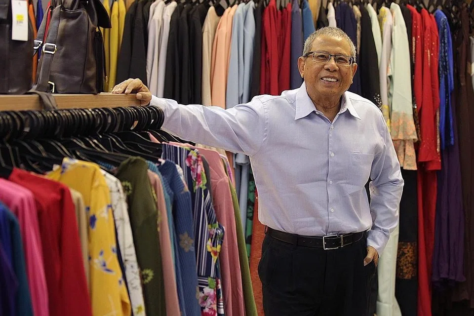 AKUR HADAPI CABARAN BESAR: Pemilik First Lady, Encik Salleh Marican, akur sekarang adalah tempoh sukar bagi butik pakaian disebabkan beberapa faktor utama iaitu perubahan pada sikap dan amalan pembeli dan trend pakaian yang berlainan. - Foto BM oleh MARCELLIN LOPEZ