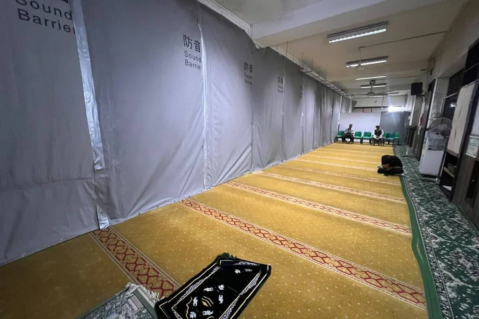 Masjid Alkaff Kamnpung Melayu sedang menjalani fasa kedua kerja peningkatan bagi menambah baik kemudahannya demi keselesaan jemaah.