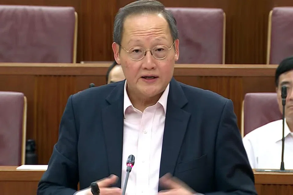 Pada 2023, kadar pekerjaan penduduk Singapura mencapai 66.2 peratus, menjadikannya kadar pekerjaan penduduk keempat tertinggi berbanding ekonomi maju lain dalam Pertubuhan Kerjasama dan Pembangunan Ekonomi (OECD).