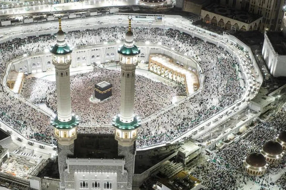 Dalam satu pencapaian luar biasa yang mencatat rekod baru, Masjidil Haram di Makkah menerima kehadiran lebih 4.2 juta anggota jemaah, termasuk 200,000 anggota jemaah yang hadir sempena malam ke-27 Ramadan.