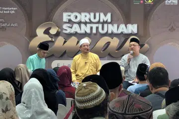 Forum ‘Santunan Emas’ Siri Ke-2 di Masjid Darul Makmur menyaksikan perkongsian ilmu oleh (dari kiri) Ustaz Jazair Jumaat, Ustaz Dr Fatris Bakaram, dan Ustaz Saiful Adli Ayob, pada 20 Julai 2025.